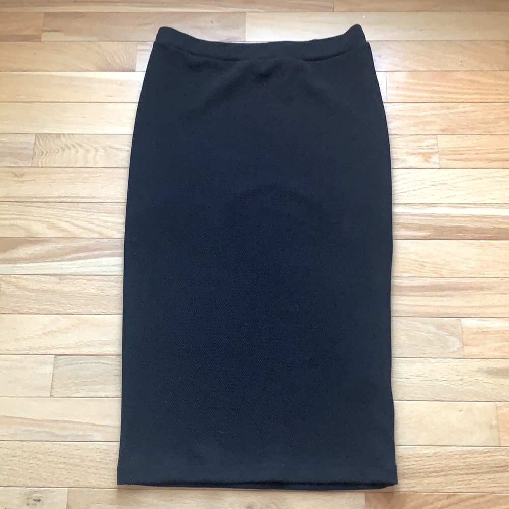 PHILOSOPHY NWOT BLACK SLIGHTLY TEXTURED PENCIL SKIRT